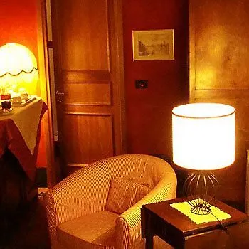 カントリーハウス バルベリーノ・ヴァル・デルサ Torre Di Ponzanoゲストハウス